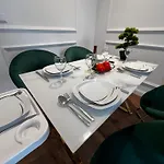 Daire 105 Quadratmeter Apartment, Parkplatz, Kinderfreundlich, 6 Personen, Wifi, Vollausgestattete Kueche,