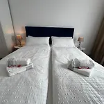 Daire 105 Quadratmeter Apartment, Parkplatz, Kinderfreundlich, 6 Personen, Wifi, Vollausgestattete Kueche, *