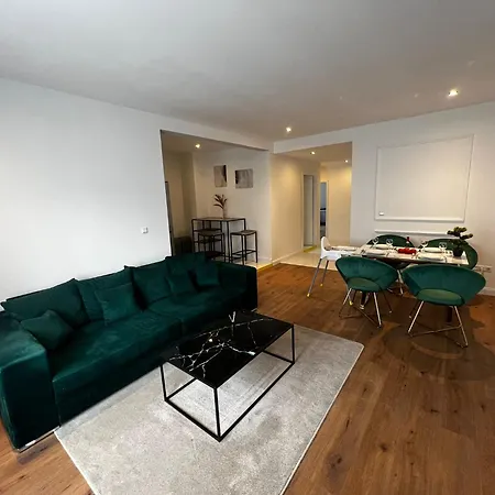 105 Quadratmeter Apartment, Parkplatz, Kinderfreundlich, 6 Personen, Wifi, Vollausgestattete Kueche, *