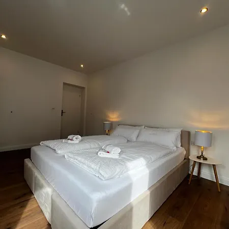 105 Quadratmeter Apartment, Parkplatz, Kinderfreundlich, 6 Personen, Wifi, Vollausgestattete Kueche, *