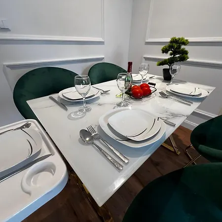 아파트 105 Quadratmeter Apartment, Parkplatz, Kinderfreundlich, 6 Personen, Wifi, Vollausgestattete Kueche,
