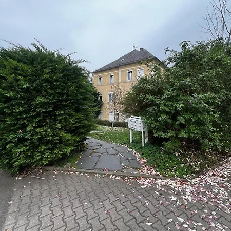 105 Quadratmeter Apartment, Parkplatz, Kinderfreundlich, 6 Personen, Wifi, Vollausgestattete Kueche, 크림미트샤우