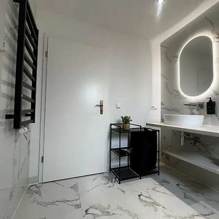 아파트 105 Quadratmeter Apartment, Parkplatz, Kinderfreundlich, 6 Personen, Wifi, Vollausgestattete Kueche, 크림미트샤우